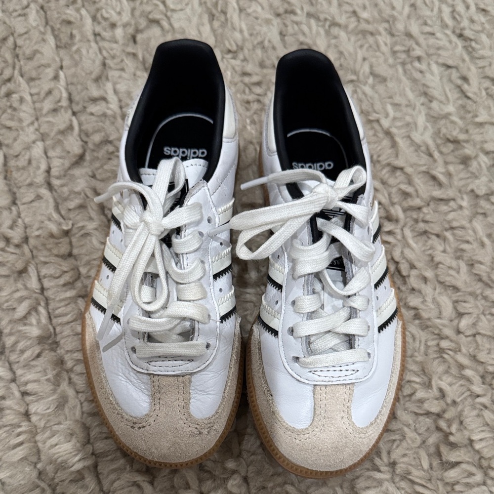 Adidas SAMBA kids White and Black Classic Sneakers EXCELLENT condition
